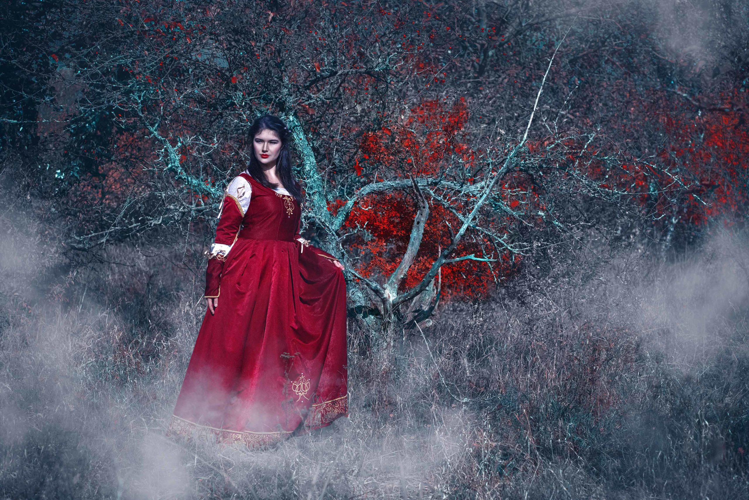 Fantasy fotenie s hmlou a historickými šatami